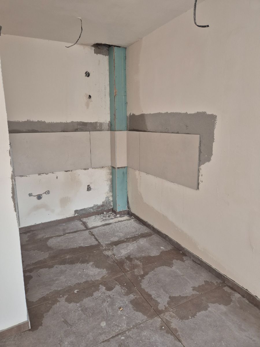 Brzo useljiv stan sa pripadajućim parking mestom