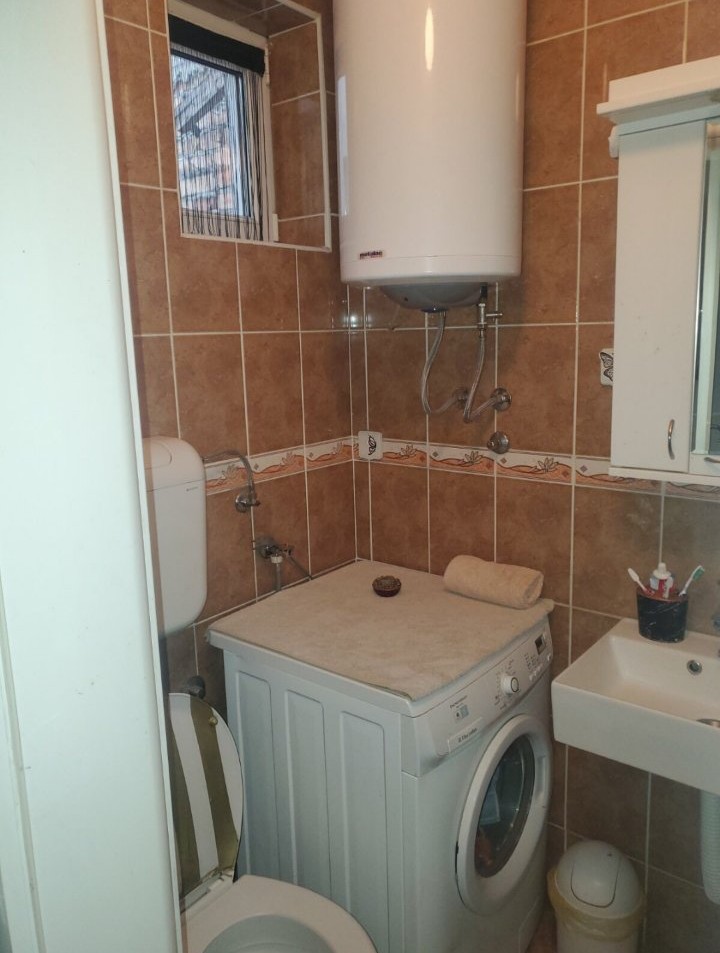 Dvoiposoban stan kod Futoške pijace